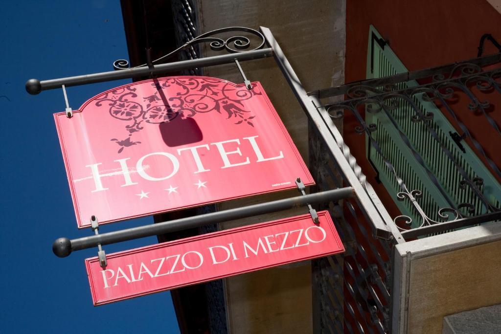 Hotel Palazzo Di Mezzo Carrù Exterior foto