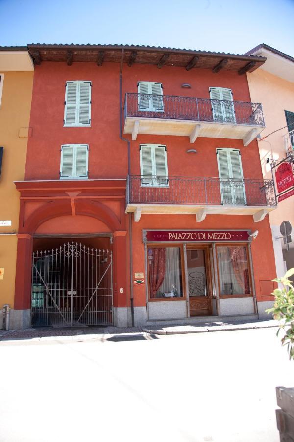 Hotel Palazzo Di Mezzo Carrù Exterior foto
